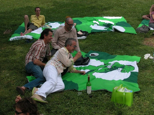 book.3230.bikvdpolpicnic9211.webp